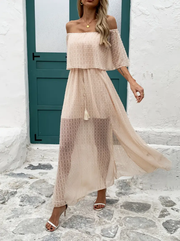Robe longue épaules dénudées à pois en mousseline avec lien à la taille