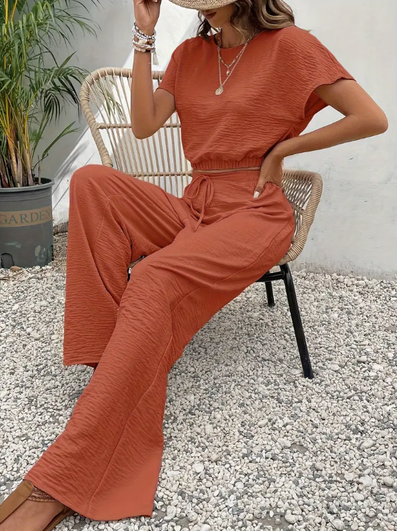Ensemble femme deux pièces - avec pantalon large et crop top manches courtes
