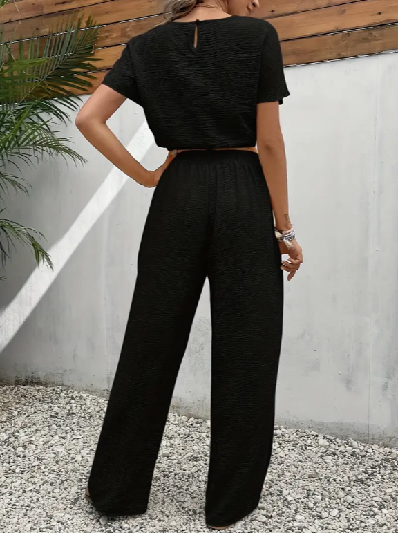 Ensemble femme deux pièces - avec pantalon large et crop top manches courtes
