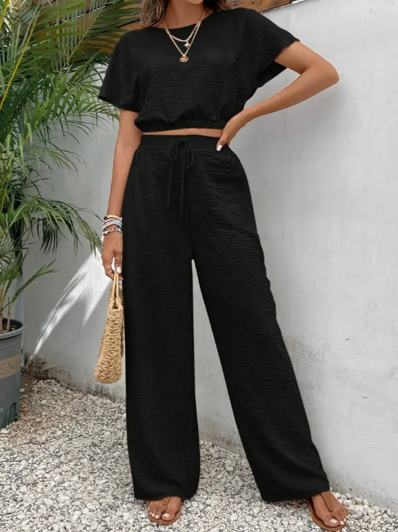 Ensemble femme deux pièces - avec pantalon large et crop top manches courtes