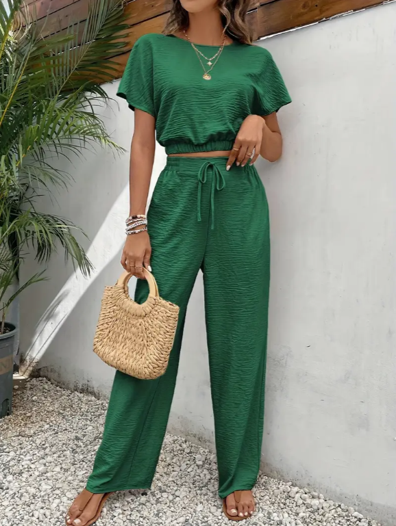 Ensemble femme deux pièces - avec pantalon large et crop top manches courtes