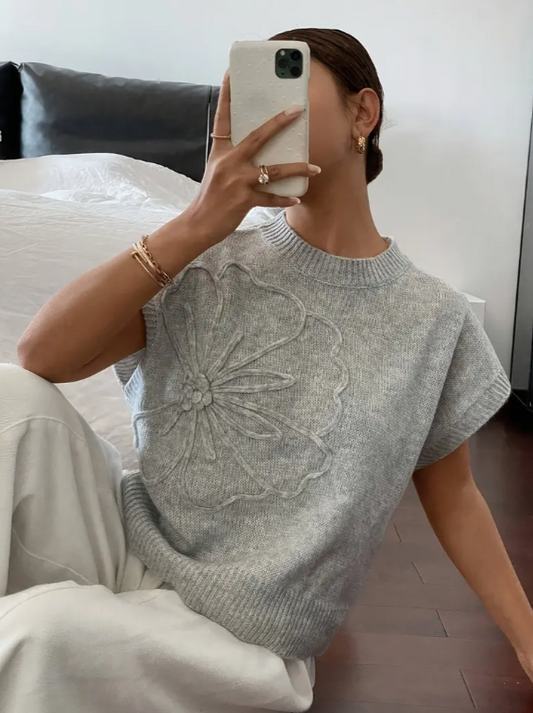 Pull sans manches femme en maille légère avec motif fleur – gris clair